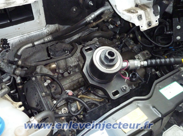 Injektoren rausziehen aus Fiat Ducato / Citroen
                Jumper / Peugeot Boxer 2.3 / 3.0 2007-2010