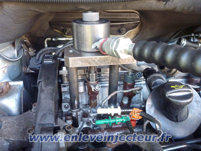 Injektoren rausnehmen aus Peugeot / Citroen /
                Fiat mit 2.0 8V Motoren